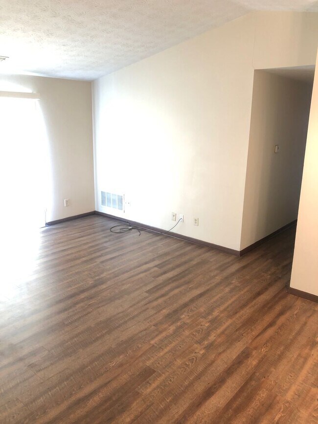 Photo - Updated 2 Bedroom Units with w/d hookup in... Unit Apt. 6