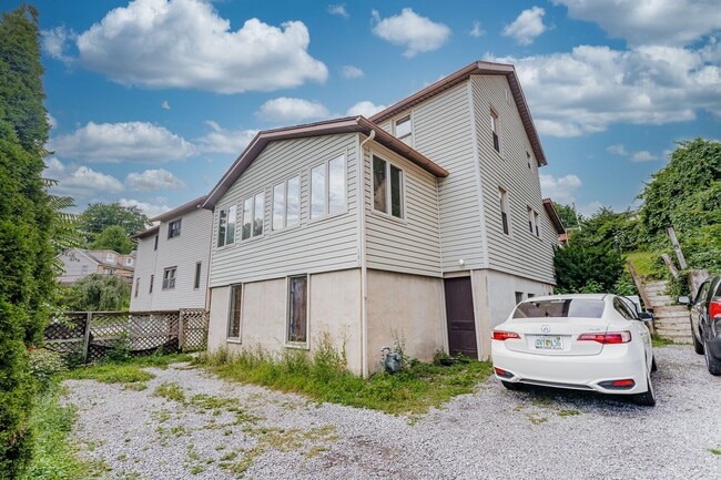 Photo - 3 Br. 1 Ba. House in Morgantown - Available 07/10/2026