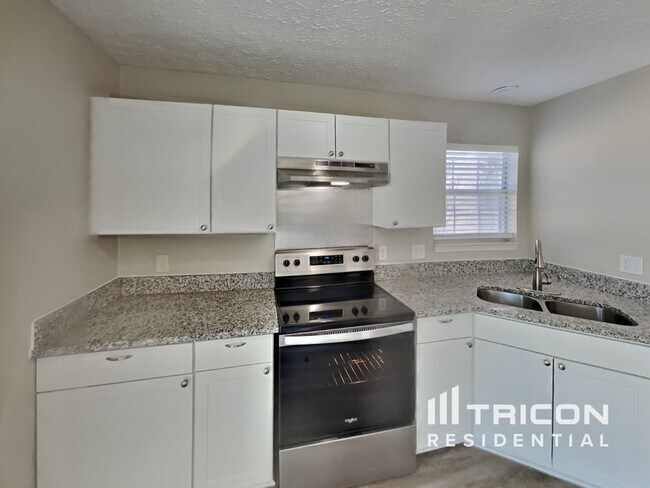 Photo - 2773 Riverbend Dr