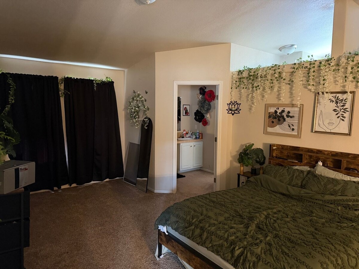 Photo - 3 Bed | 3 Bath Home – Doney Park