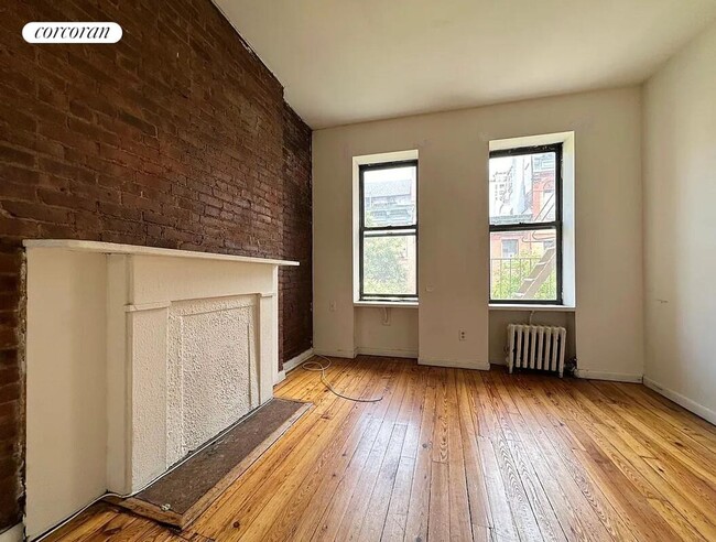Building Photo - 306 W 21st St Rental