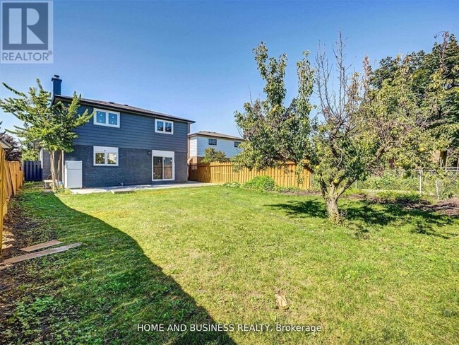 Photo - 470 Louis Dr