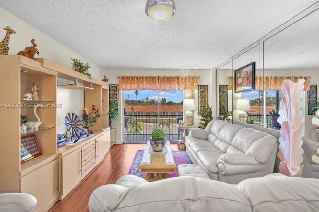 Photo - 4160 Inverrary Dr Unit 308