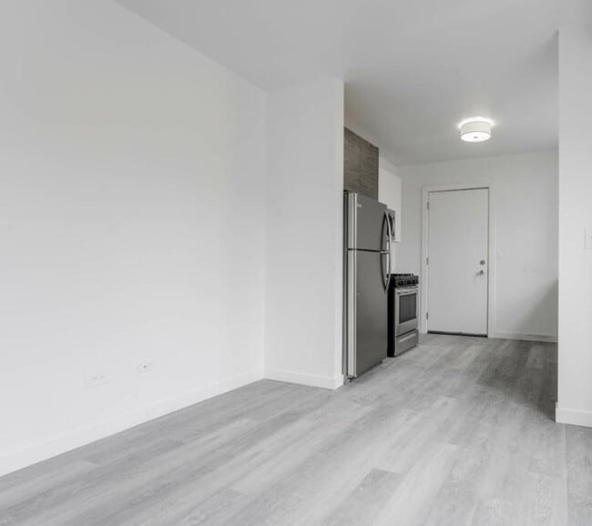 Photo - 1704 W Glenlake Ave Unit 12-3E