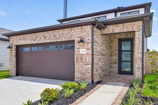 4344 Avron Dr
