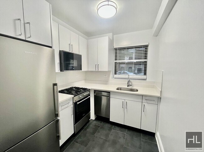 Photo - BEEKMAN PLACE Unit 2C