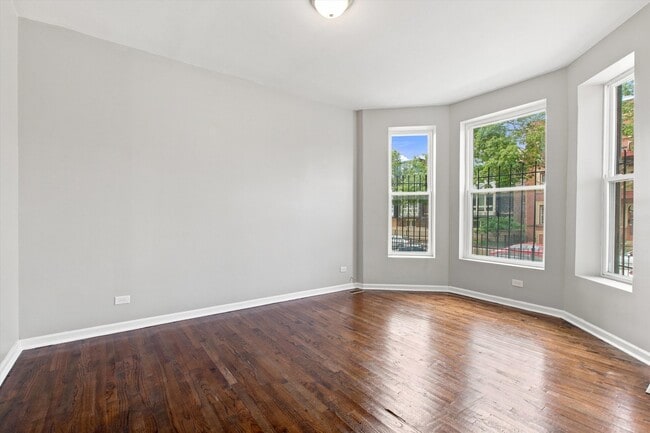 Photo - 6401 S Maryland Ave