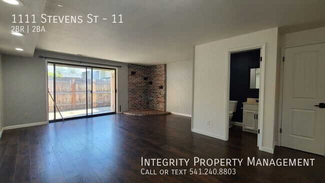 Photo - 1111 Stevens St