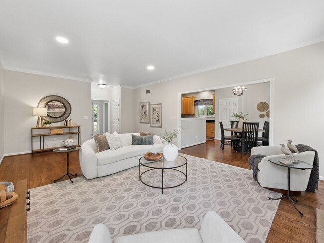 7879 Yellowwood Dr