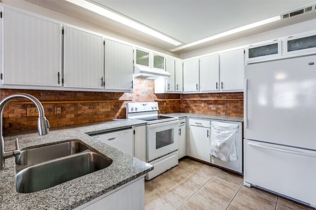 Photo - 661 Prairie Dell St