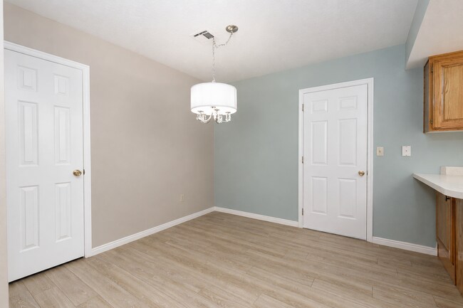 Photo - 55 W 400 S