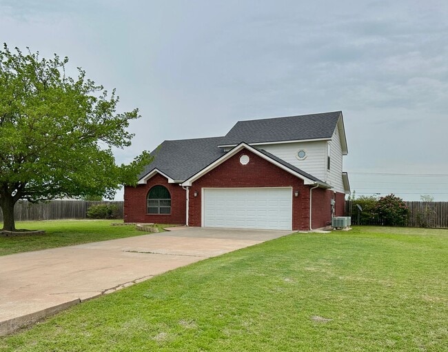 Building Photo - Pecan Valley