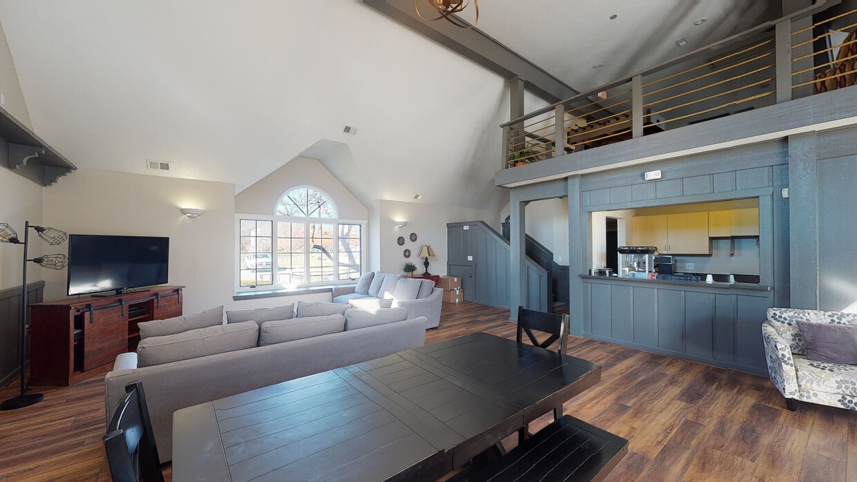 Photo - Indian Lakes Apartments