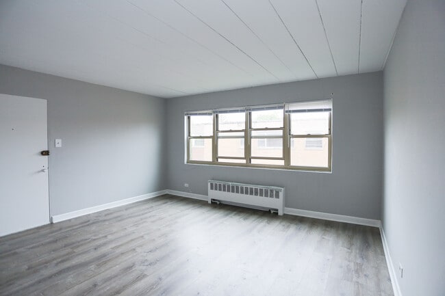 Photo - 5649 N Christiana Ave