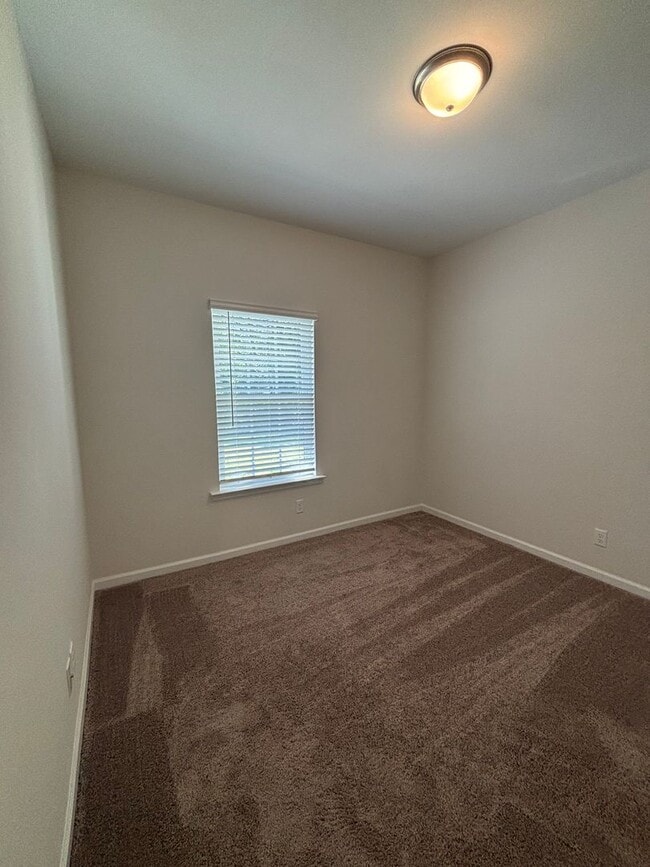 Photo - FOR RENT