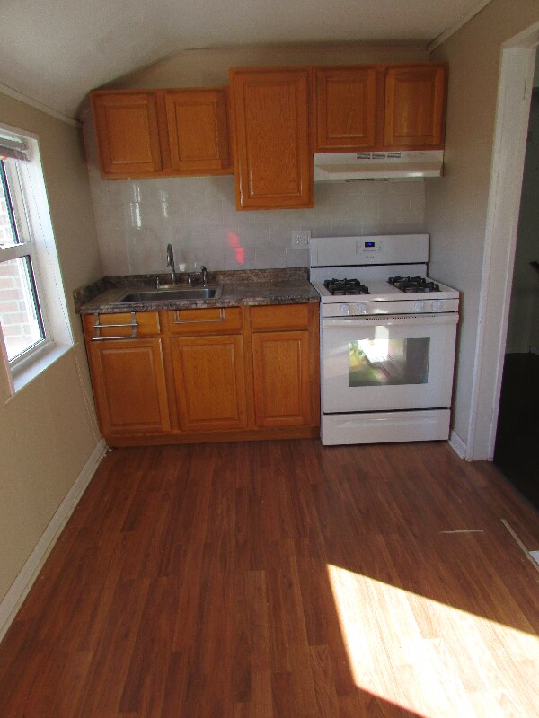 Photo - 113 Chalmers Ave Unit 2nd Floor