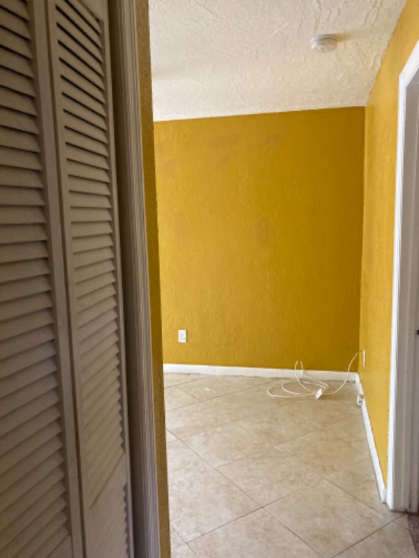 Photo - 1615 Avenue E Unidad B