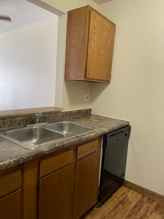 Photo - Moore Court Apartments