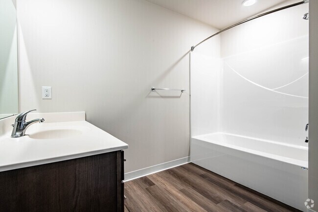 2BR, 1BA - 974SF