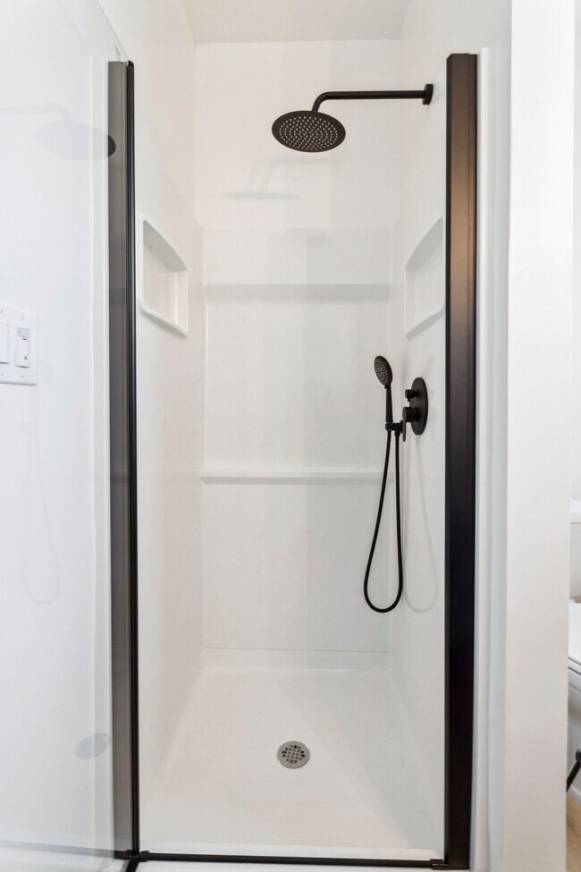 Photo - 1710 N Robertson St