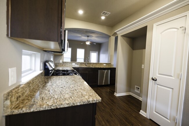 Photo - 1909 Maize Ct