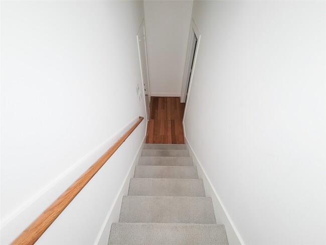 Photo - 2032 Tuam St