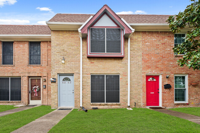 Photo - 4207 Benard Ct Townhome