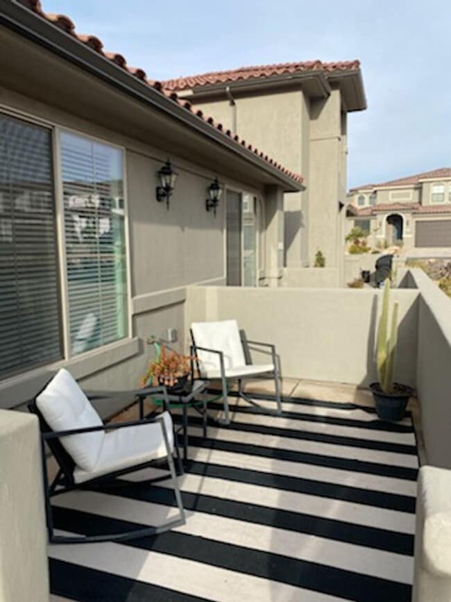 Photo - Ivory Town Home in Escondido Community!