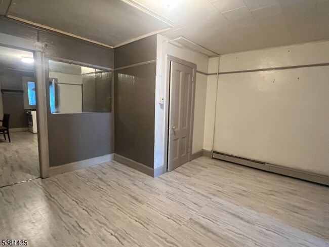 Building Photo - 416-418 E Main St Unit 3W Rental