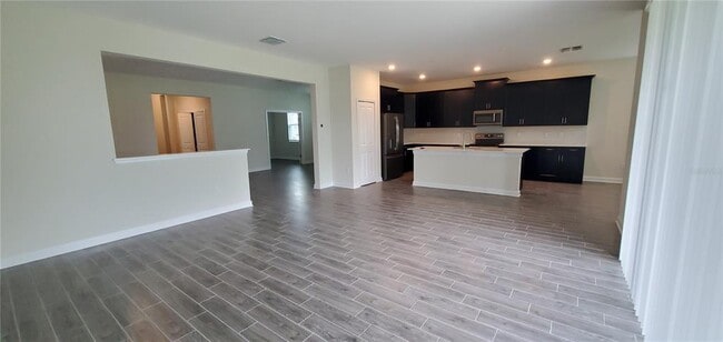 Photo - 2077 Camden Loop