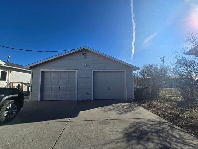 Photo - 512 1/2-417 1/2 16th St W Unidad 417 1/2 16th ST W