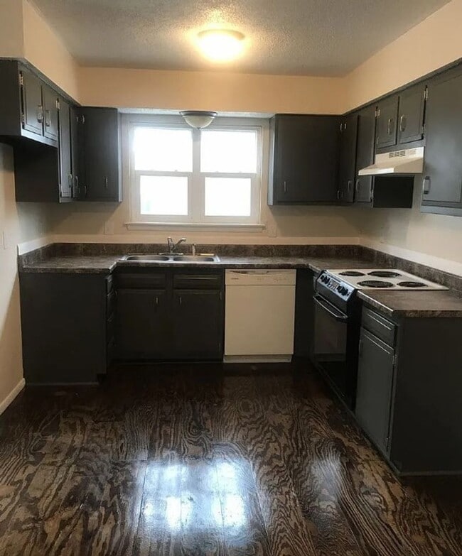 Photo - 1650 N Engel Ave