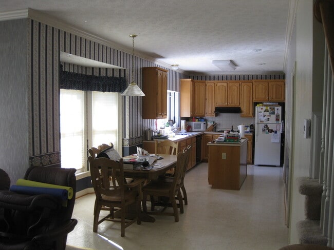 Photo - 104 Runaway Ln