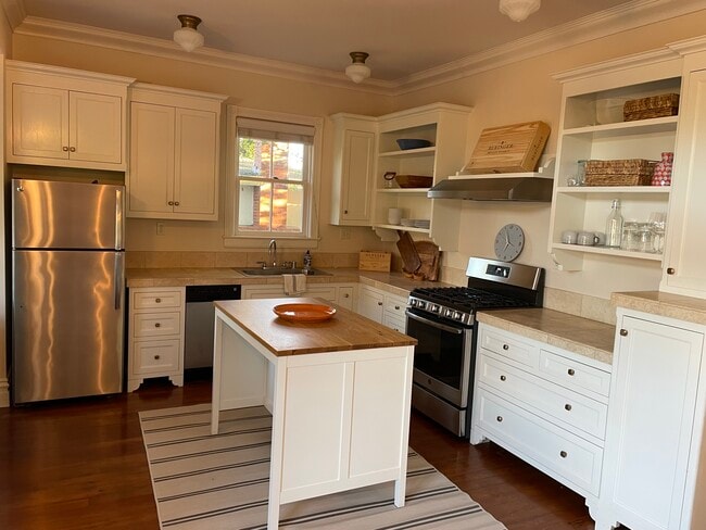 Photo - 6816 Yount St