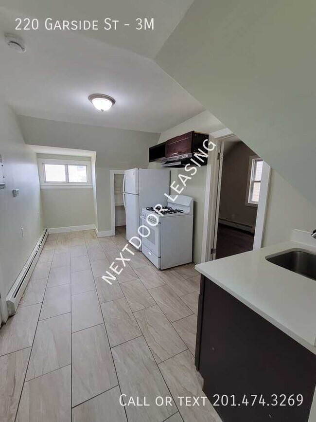 Photo - 220 Garside St Unit 3M