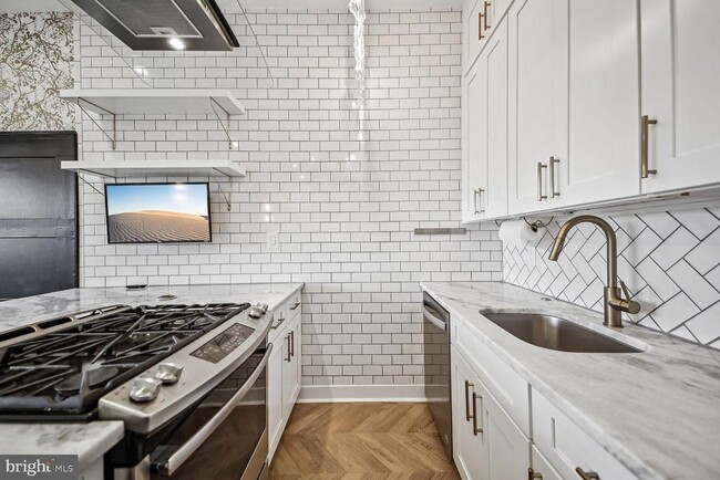 Photo - 2012 D St NE Unit 3