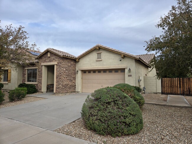 Building Photo - 16758 W Apache St