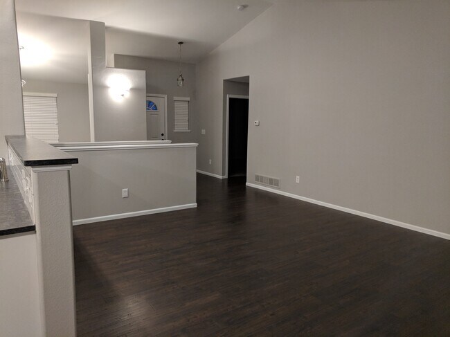 Photo - 1913 Crestview Dr