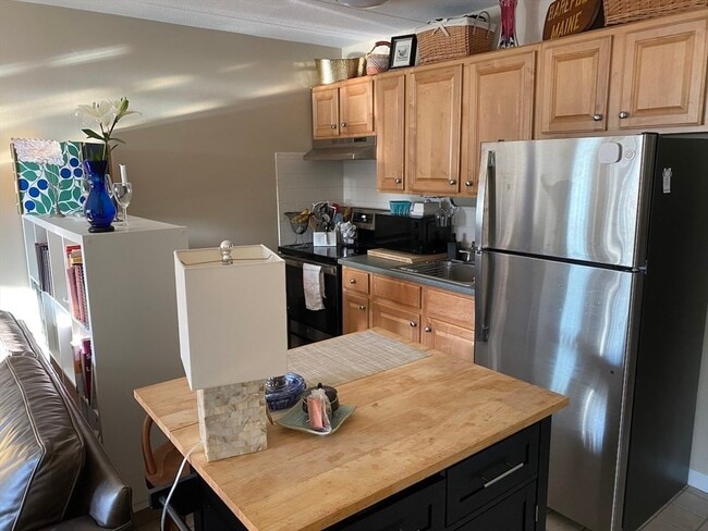 Photo - 60 Pleasant St Unidad 211