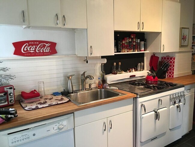 Photo - Remington 5BR Rowhome Available 6/1 | Steps to JHU | Finished Basement Bed/Bath | 2,300 Sq Ft