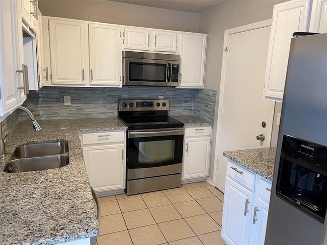 Photo - 18159 Whispering Gables Ln