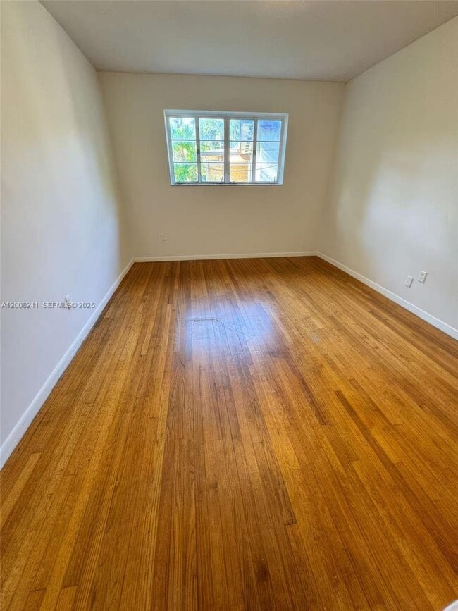 Photo - 4582 Royal Palm Ave