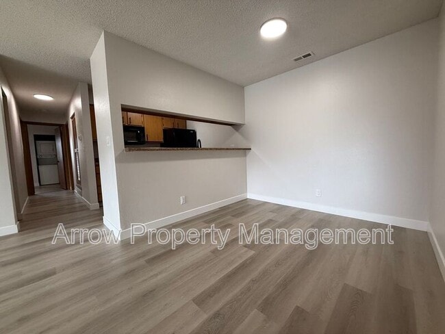 Building Photo - 2330 N 44th St Unit 3 Rental