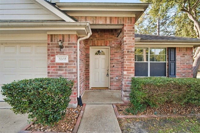 Photo - 3202 Banksfield Ct