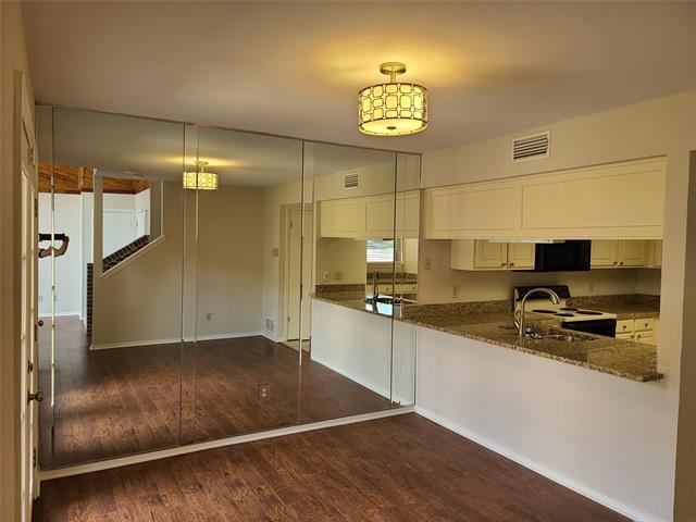 Photo - 1914 Shorewood Dr