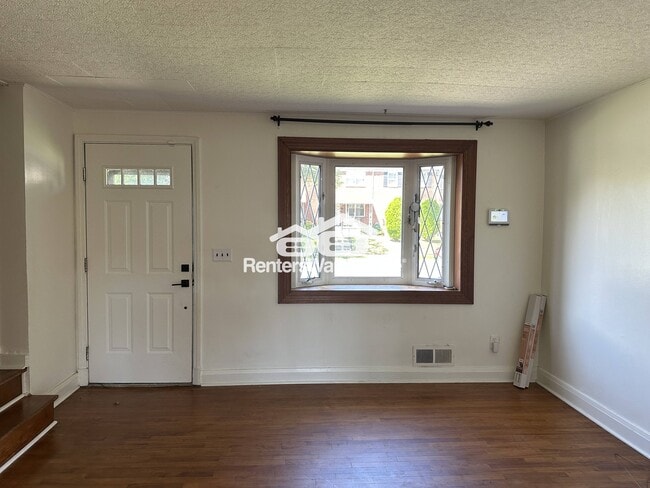 Photo - 1807 Yakona Rd