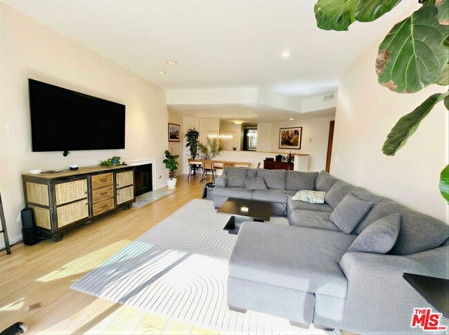 Photo - 750 S Bundy Dr Unit 203
