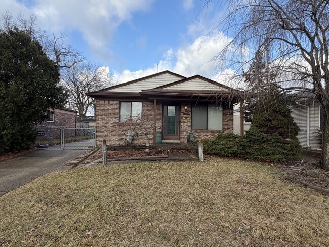 Building Photo - 27741 Delton St