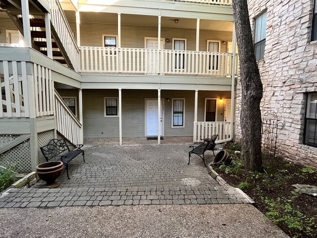 Cozy One Bedroom in Hyde Park - Cozy One Bedroom in Hyde Park