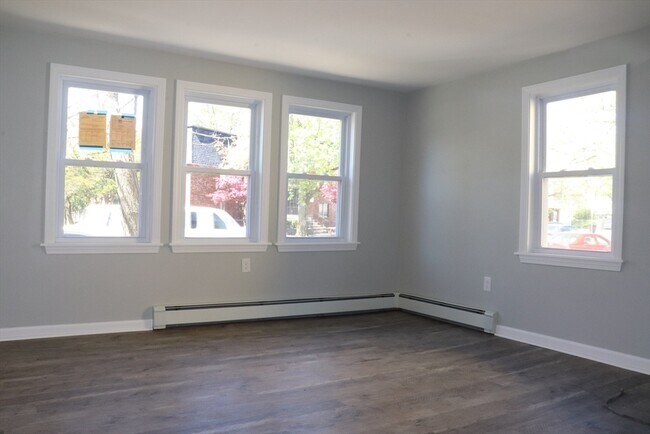 Photo - 60 Broad St Unit 1